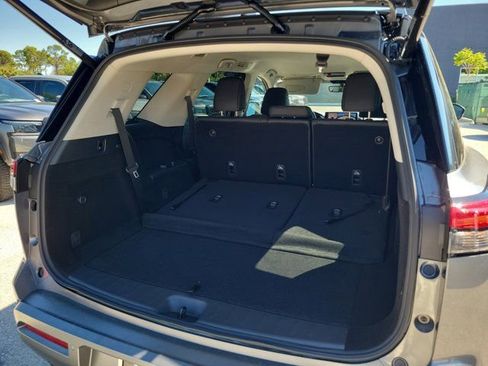 New 2026 Nissan Pathfinder SL FWD image 5