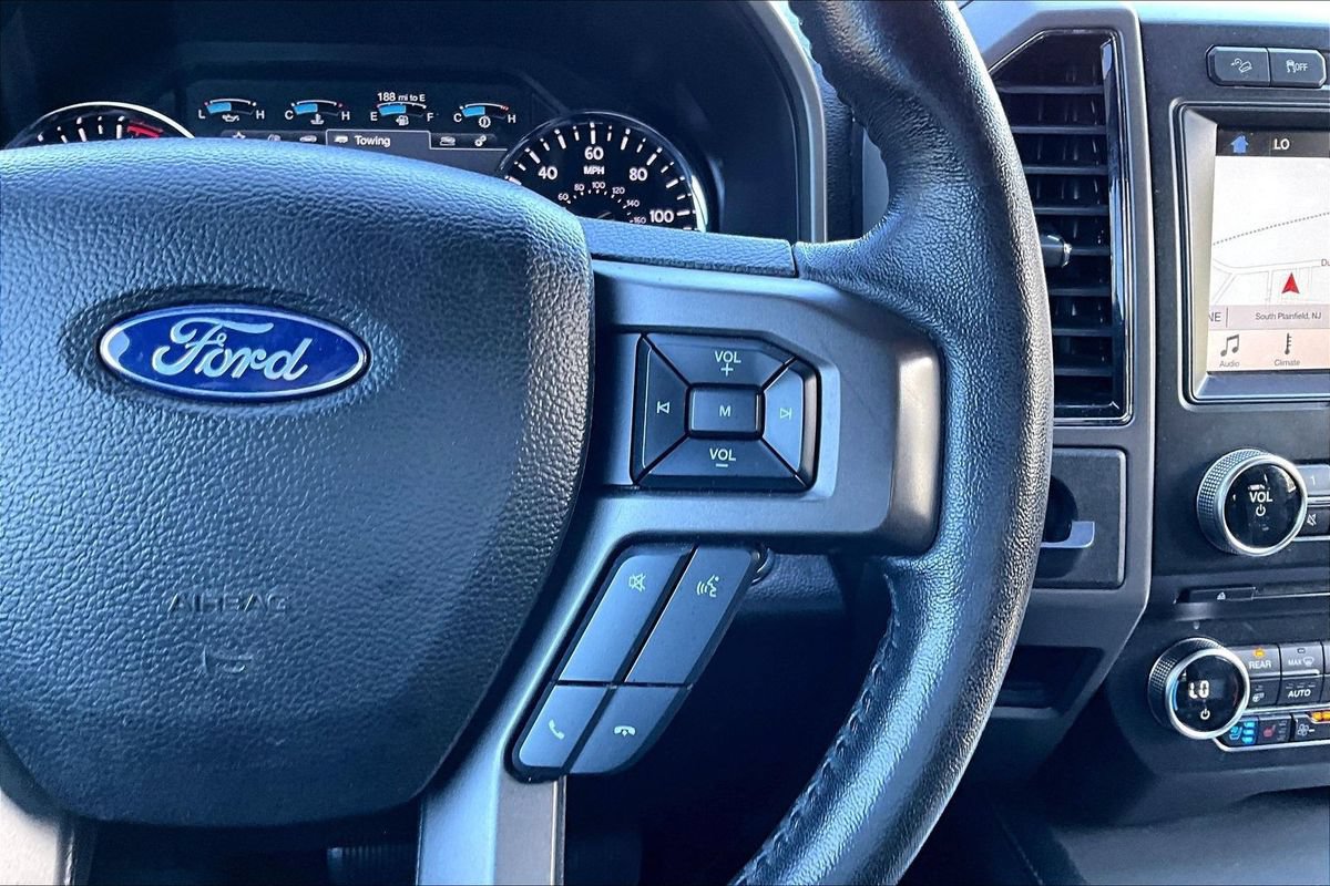 Used 2018 Ford Expedition XLT w/ Equipment Group 202A AWD/4WD image 23