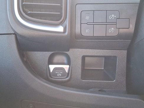 New 2026 RAM ProMaster 2500 w/ Quick Order Package 22G SLT image 17