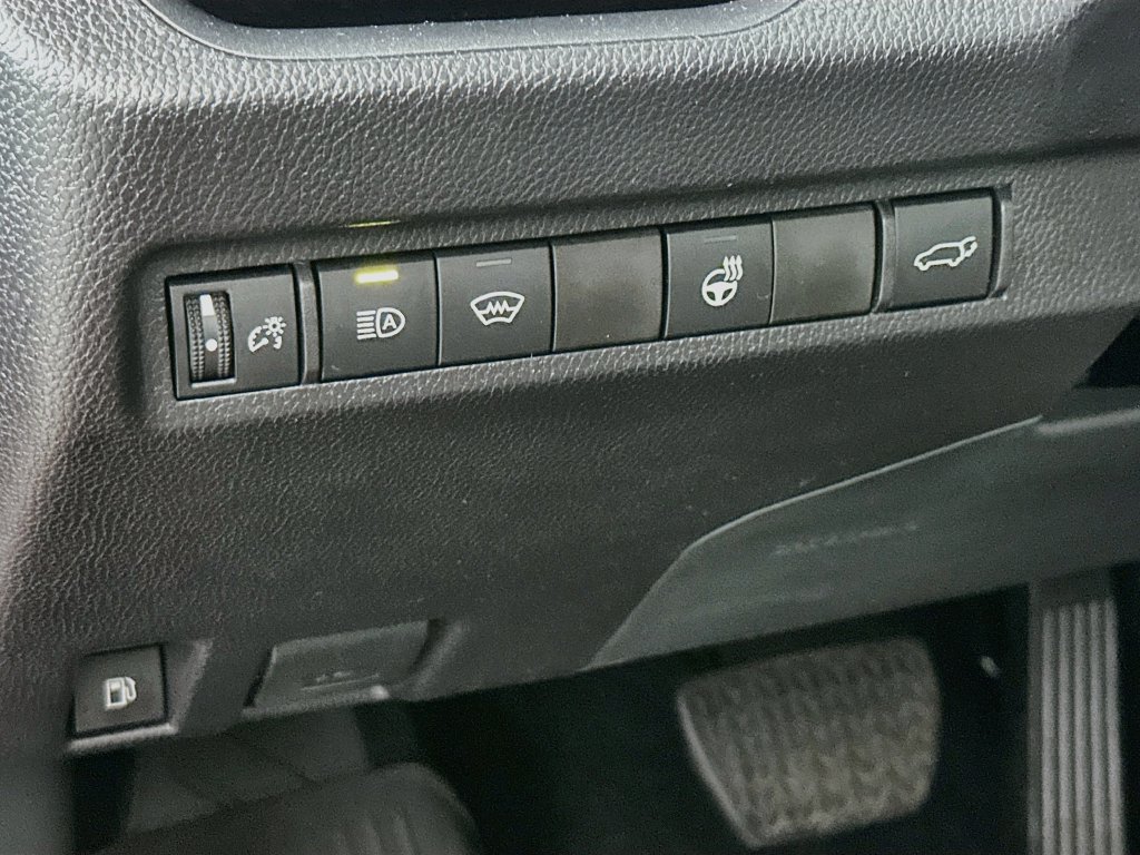 Used 2025 Toyota RAV4 XLE w/ Convenience Package AWD/4WD image 11