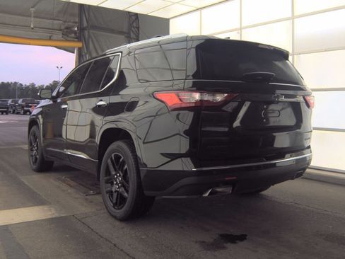 Used 2019 Chevrolet Traverse Premier w/ LPO, Blackout Package FWD image 10