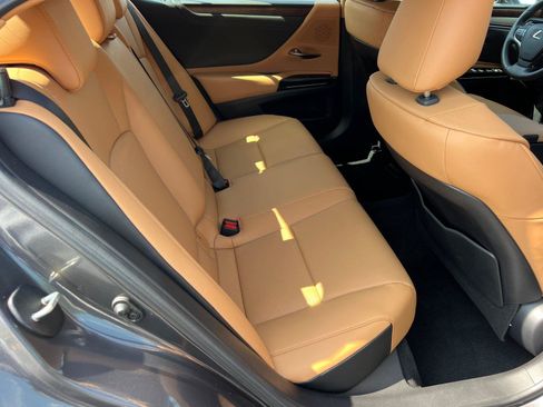 Certified 2025 Lexus ES 350 w/ Premium Package FWD image 15