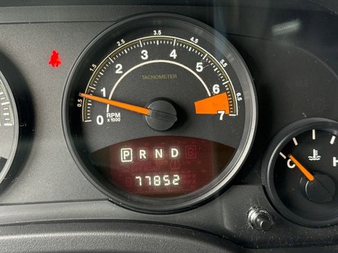 Used 2017 Jeep Patriot Sport image 31