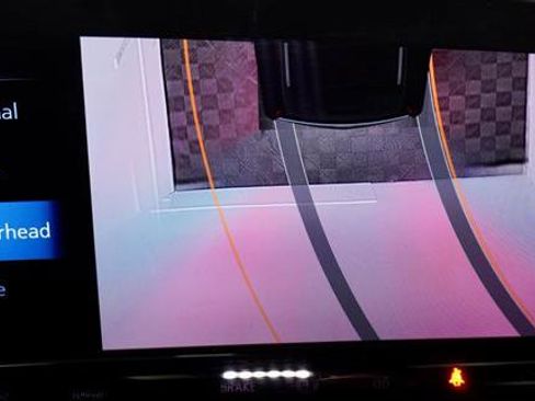 Used 2021 Cadillac Escalade Premium Luxury w/ Driver Assist Tech Package image 20