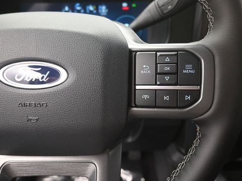 New 2026 Ford F250 Lariat w/ Black Appearance Package image 31