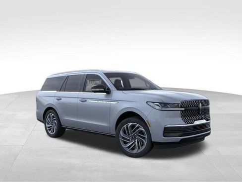 New 2026 Lincoln Navigator Reserve AWD/4WD image 8