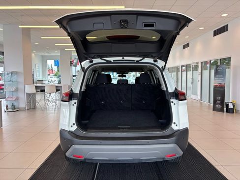 Used 2023 Nissan Rogue S AWD/4WD image 9
