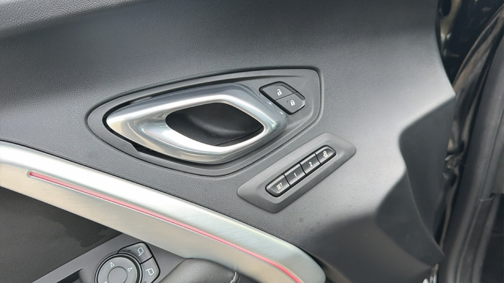 Used 2023 Chevrolet Camaro SS RWD image 15