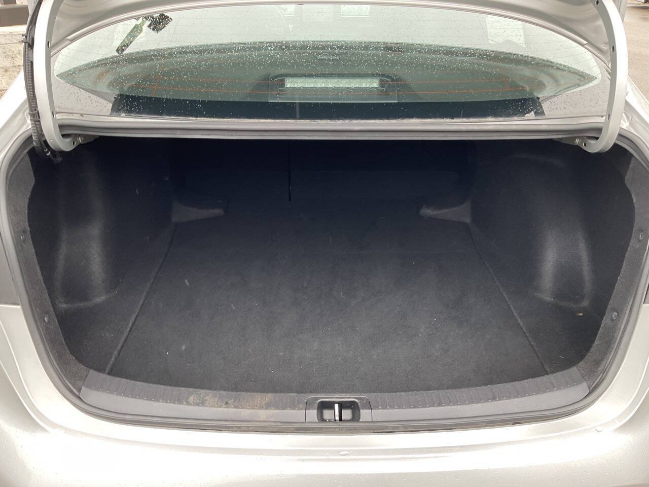Used 2025 Toyota Corolla LE FWD image 38