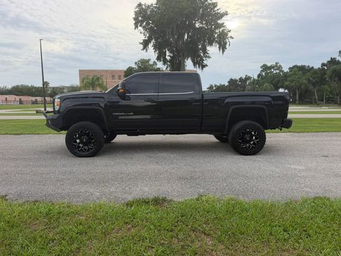 Used 2016 GMC Sierra 2500 Denali w/ Duramax Plus Package AWD/4WD image 8