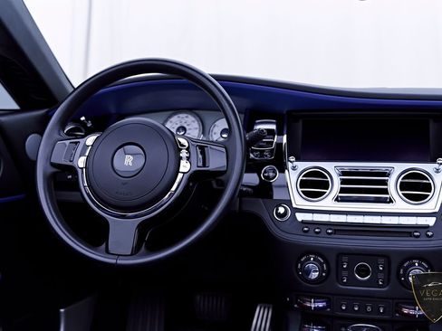 Used 2019 Rolls-Royce Dawn RWD image 69