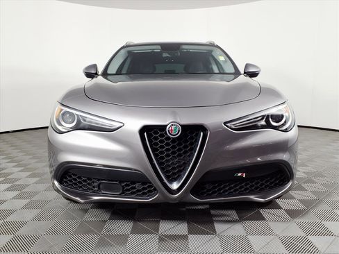 Used 2018 Alfa Romeo Stelvio Ti image 2