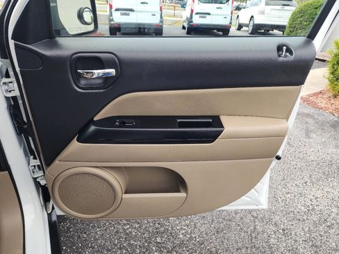 Used 2017 Jeep Patriot Latitude image 33