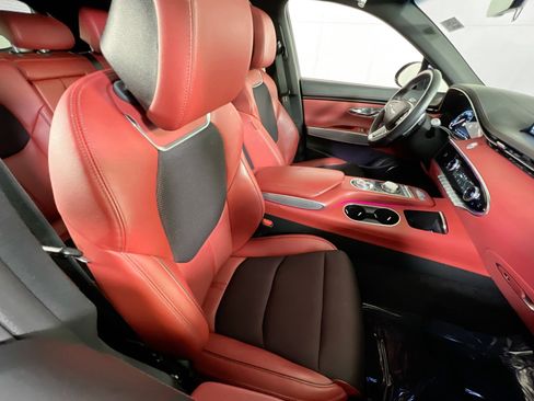 Used 2023 Genesis GV70 2.5T w/ Sport Prestige Package image 28