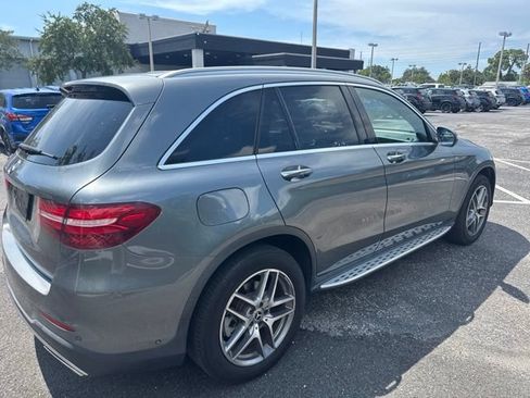 Used 2019 Mercedes-Benz GLC 300 image 4