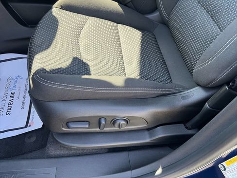 Used 2023 GMC Terrain SLE w/ Driver Convenience Package FWD image 12