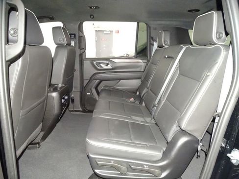 Used 2024 Chevrolet Suburban Premier image 11