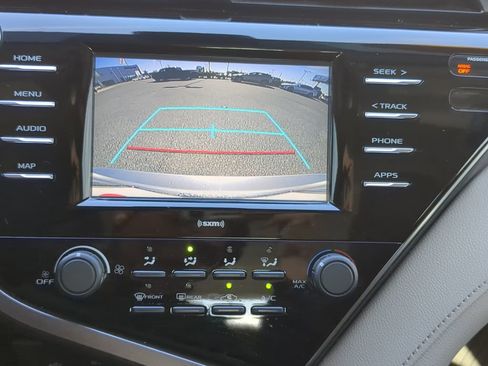 Used 2020 Toyota Camry LE image 26