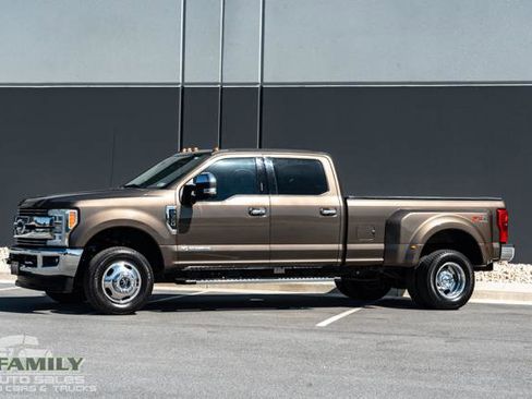 Used 2017 Ford F350 Lariat w/ Lariat Ultimate Package image 3