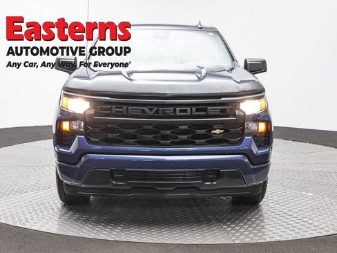 Used 2023 Chevrolet Silverado 1500 Custom RWD image 2