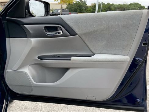 Used 2013 Honda Accord LX image 23