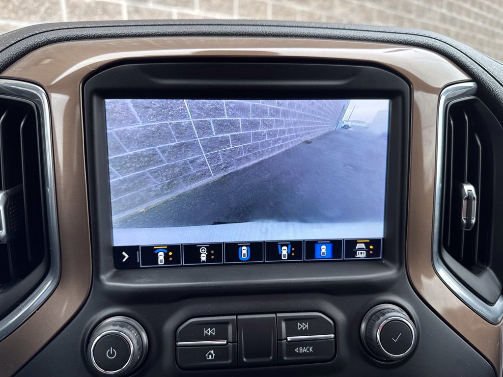 Used 2021 Chevrolet Silverado 1500 High Country w/ Technology Package AWD/4WD image 32