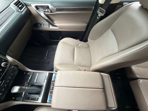 Used 2023 Lexus GX 460 Luxury w/ Accessory Package AWD/4WD image 67