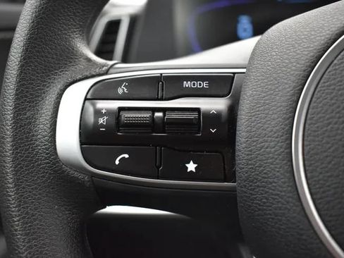 Used 2025 Kia Sportage LX FWD image 24
