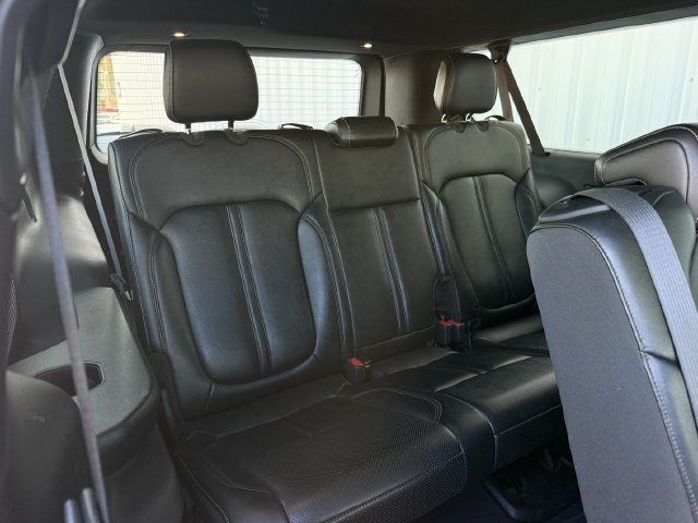 Used 2023 Jeep Wagoneer L Series II AWD/4WD image 32