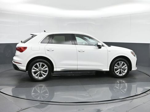 Used 2023 Audi Q3 2.0T Premium AWD/4WD image 8