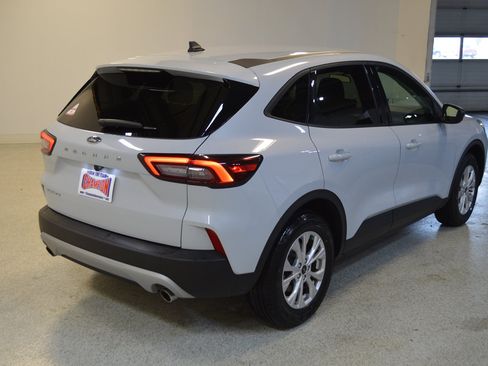 Used 2025 Ford Escape Active image 3