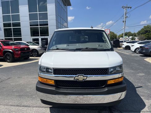 Used 2022 Chevrolet Express 2500 LS w/ Driver Convenience Package RWD image 4