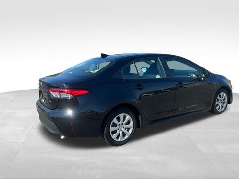 Used 2024 Toyota Corolla LE image 6