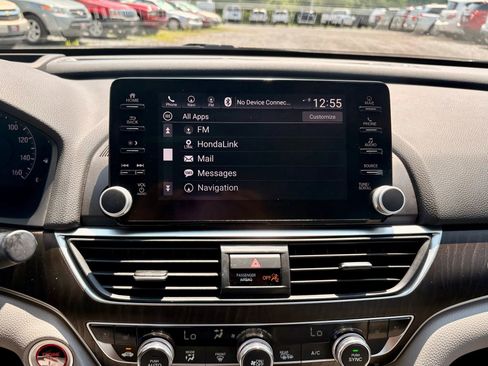 Used 2020 Honda Accord Touring image 29