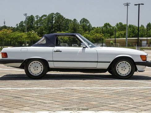 Used 1988 Mercedes-Benz 560 SL image 15