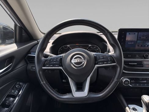 Used 2025 Nissan Altima 2.5 SR w/ SR Premium Package FWD image 13