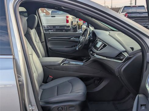 Used 2023 Buick Enclave Essence w/ Experience Buick Package image 10