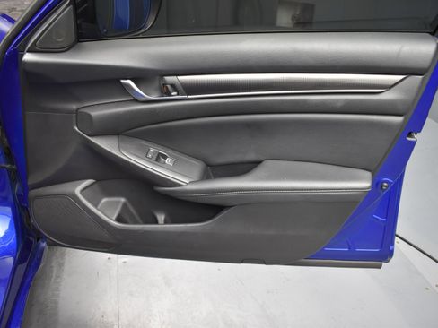 Used 2021 Honda Accord Sport image 8