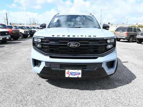 New 2026 Ford Expedition Platinum w/ Stealth Appearance Package AWD/4WD image 10