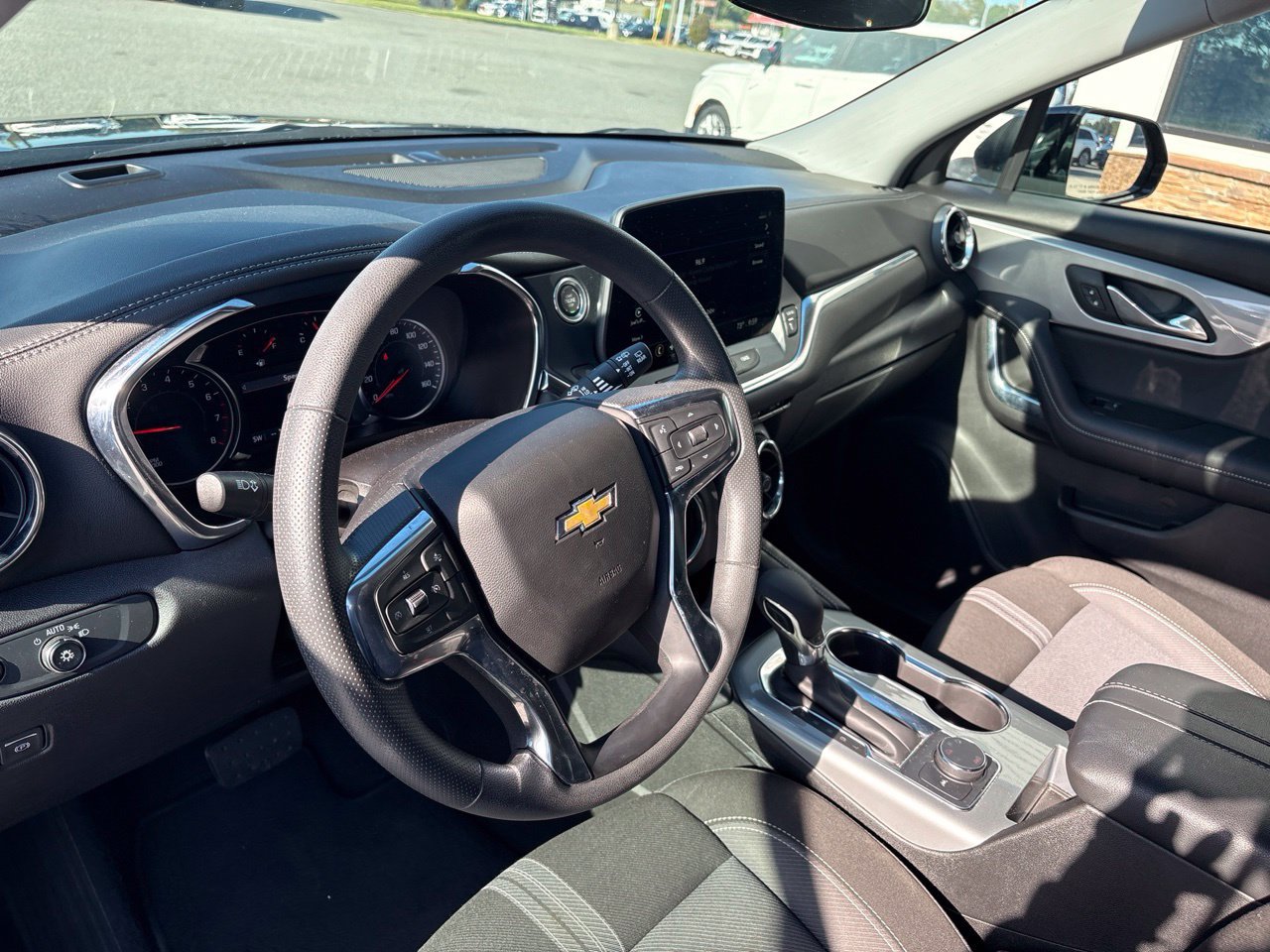 Used 2025 Chevrolet Blazer LT AWD/4WD image 4