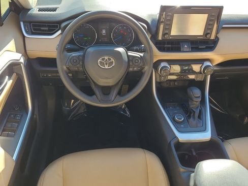 Used 2022 Toyota RAV4 XLE image 15