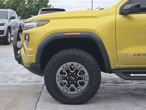 Used 2023 GMC Canyon AT4X w/ Edition 1 AWD/4WD image 9