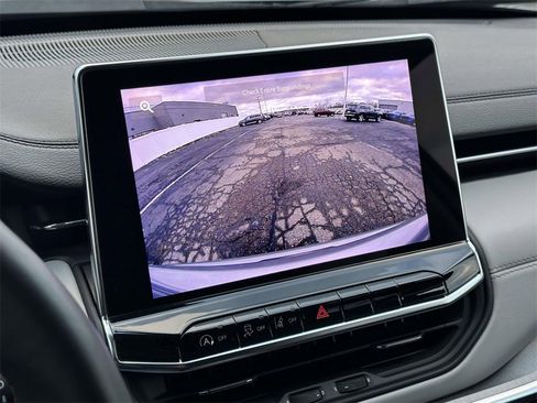 Used 2022 Jeep Compass Limited image 25