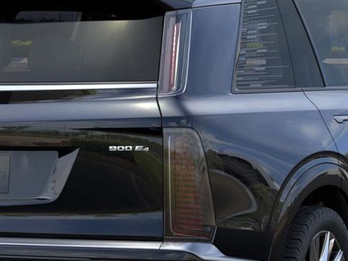 New 2026 Cadillac Vistiq Premium Luxury w/ LPO, Premium Carpet Package AWD/4WD image 11