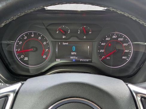 Used 2018 Chevrolet Camaro LT RWD image 3