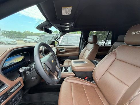 Used 2024 Chevrolet Tahoe High Country w/ Premium Package AWD/4WD image 10