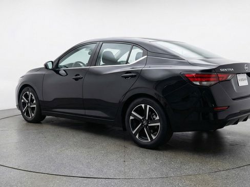 Used 2025 Nissan Sentra SV image 6