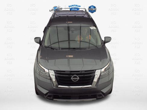 Used 2025 Nissan Pathfinder SL AWD/4WD image 13