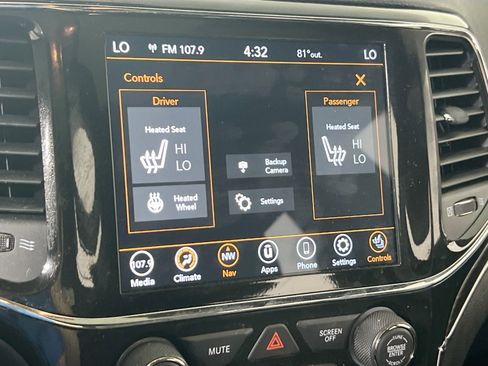 Used 2022 Jeep Grand Cherokee Limited image 19