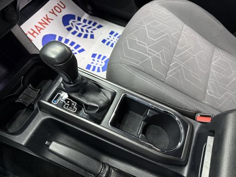 Used 2017 Toyota Tacoma TRD Off-Road image 19